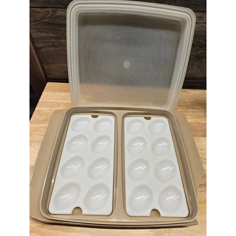 Vintage Tupperware Deviled Egg Taker Carrier 723-4 Almond Tan 16 Slot With Lid